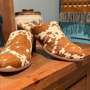 Hush Puppies Brown and White Mules